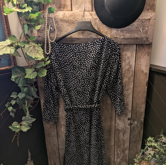 Tahari polka dot dress. - Picture 8 of 8